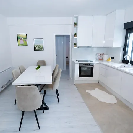 Villa Lion